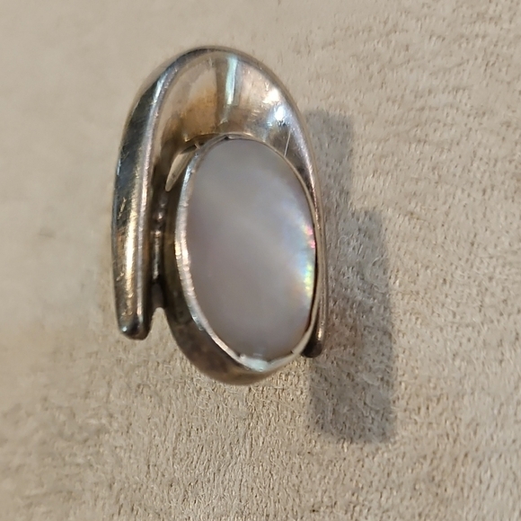 Norwegian Design Jewelry - Sterling Silver Oval Mother-of-Pearl - Single Earring. Norwegian Design.